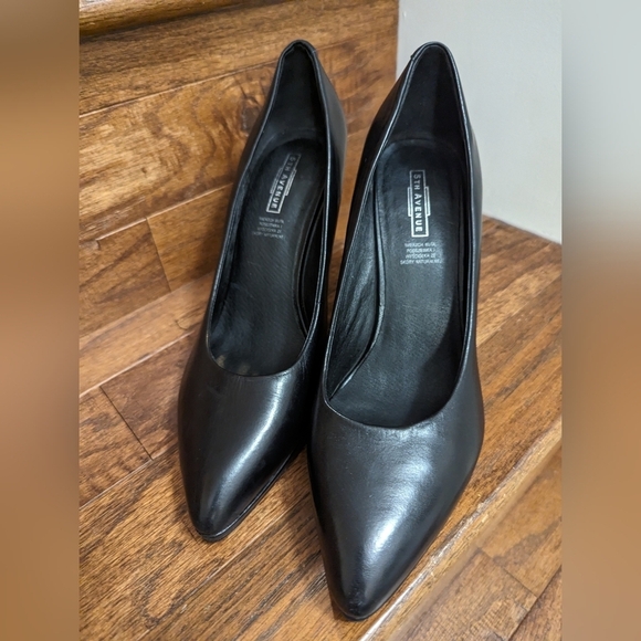 5th Avenue Classic black leather pump Size 40, New - Picture 4 of 12
